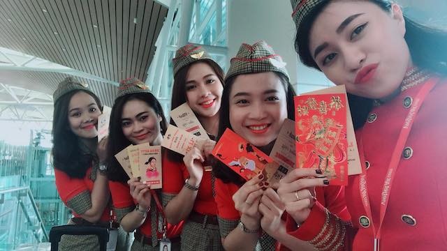 Những người thầm lặng sau những cánh bay mùa tết ảnh 3