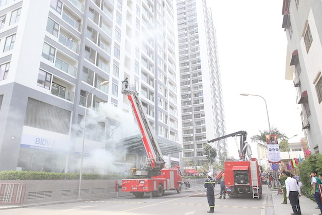 Diễn tập Phòng cháy chữa cháy với nhà mô hình tại chung cư Imperia Garden ảnh 1