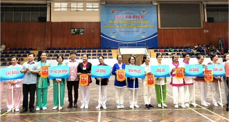 Vinamilk Sure Prevent chăm sóc sức khỏe cho 1500 người cao tuổi ảnh 1