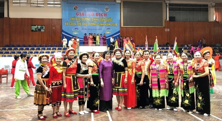 Vinamilk Sure Prevent chăm sóc sức khỏe cho 1500 người cao tuổi ảnh 2