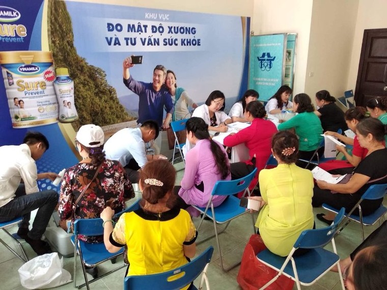 Vinamilk Sure Prevent chăm sóc sức khỏe cho 1500 người cao tuổi ảnh 3