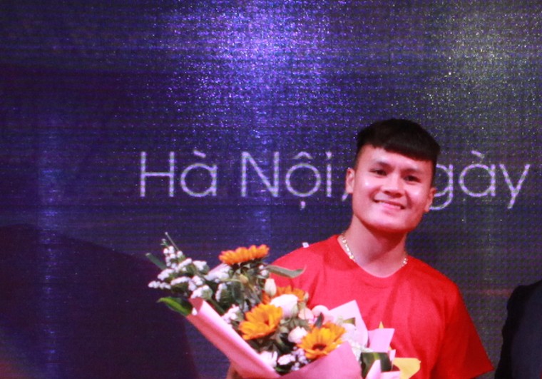 Eurowindow trao 3,2 tỷ đồng tiền thưởng cho các ‘người hùng’ AFF Cup ảnh 4