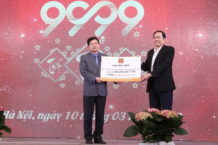 Trao giải thưởng hơn 30 tỷ đồng, hàng ngàn suất học bổng cho người dùng app ‘9999 Tết’ ảnh 1