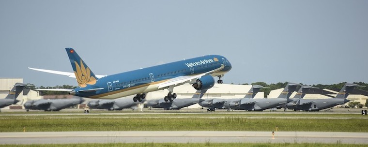 Boeing 787-10 Dreamliner đầu tiên của Vietnam Airlines đã cất cánh về Việt Nam ​ ảnh 1