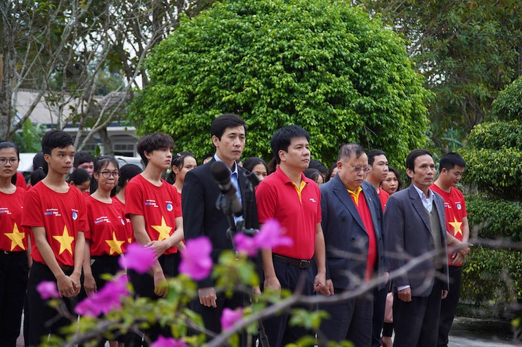 Vietjet tri ân bậc tiền nhân của đất nước ảnh 2