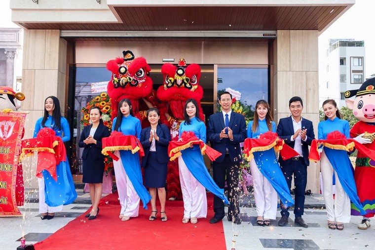 Hơn 2000 khách hàng trải nghiệm shop 6 sao của Đất Xanh Miền Trung ảnh 1