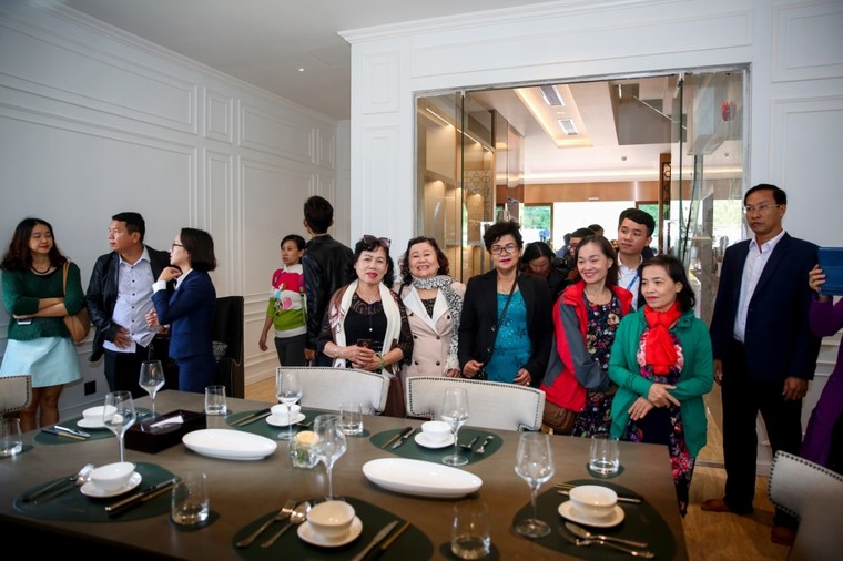 Hơn 2000 khách hàng trải nghiệm shop 6 sao của Đất Xanh Miền Trung ảnh 7