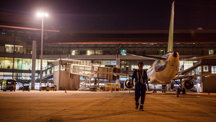 Những người coi sân bay là nhà, đồng nghiệp là người thân mỗi dịp Tết đến ảnh 4