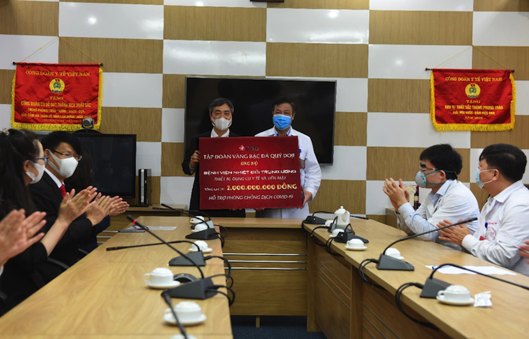 DN của 'ông vua' vàng bạc đá quý ủng hộ 10 tỷ đồng chung tay phòng chống dịch Covid-19. ảnh 1