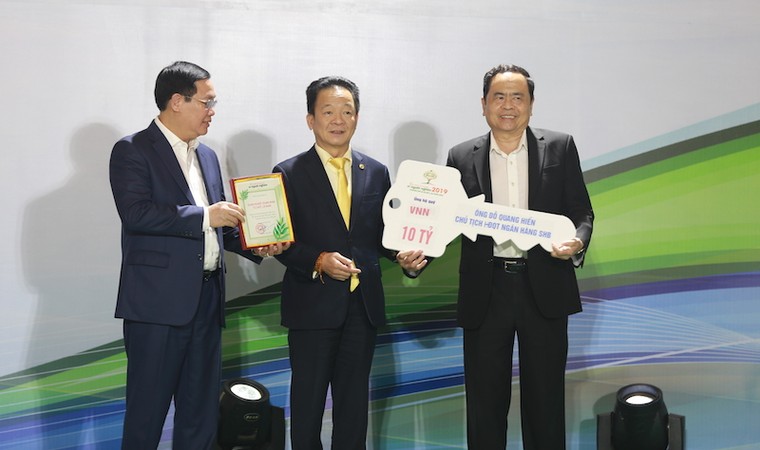 Doanh nghiệp của ‘bầu Hiển’ nâng mức ủng hộ phòng chống dịch COVID-19 lên 15 tỷ đồng ảnh 1