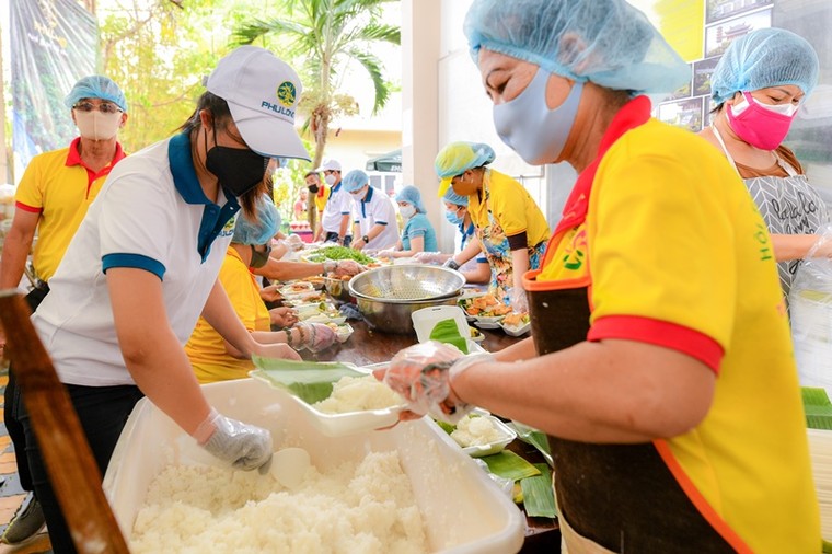 Những trái tim giàu lòng trắc ẩn trong mùa dịch Covid -19 ảnh 5