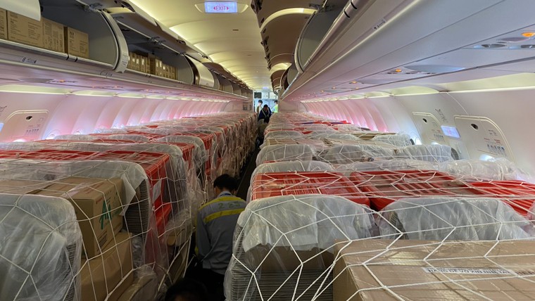 Bamboo Airways khai thác chuyến bay charter chở hàng cứu trợ đồng bào miền Trung ảnh 3