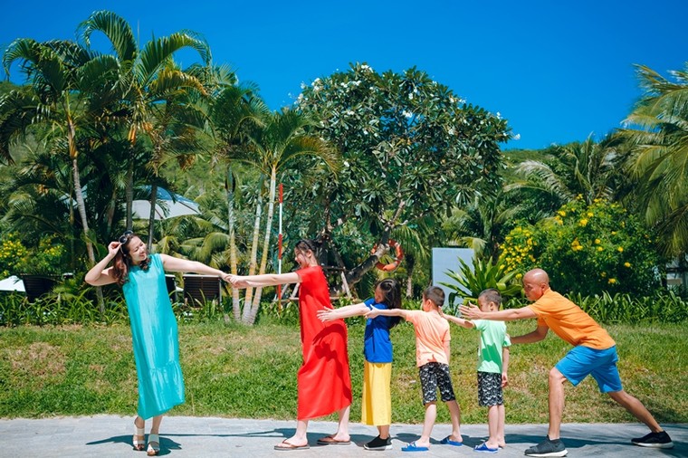 Bộ ảnh ‘siêu chất’ của một gia đình Hà Nội khiến ai cũng muốn ‘xách ba lô lên đi du lịch thời Covid’ ảnh 5