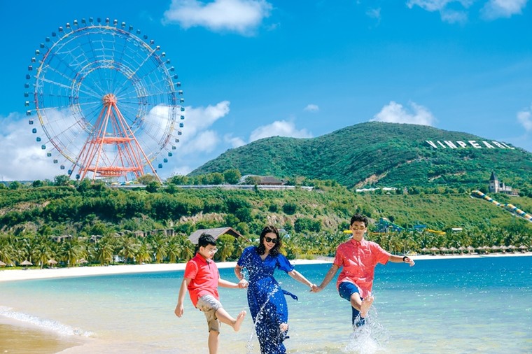 Bộ ảnh ‘siêu chất’ của một gia đình Hà Nội khiến ai cũng muốn ‘xách ba lô lên đi du lịch thời Covid’ ảnh 4