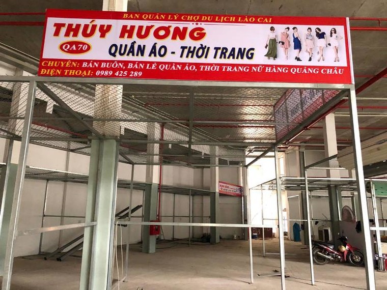 Tiểu thương chợ du lịch Lào Cai bắt đầu nhận ô, quầy, chuẩn bị cho mùa kinh doanh Tết ảnh 8