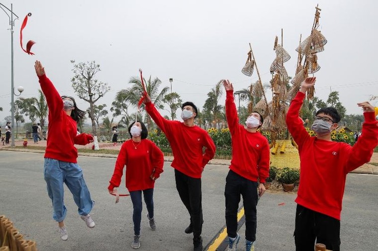 Hoa đồng, cỏ nội khoe sắc trên đường hoa Home Hanoi Xuan 2021 ảnh 7