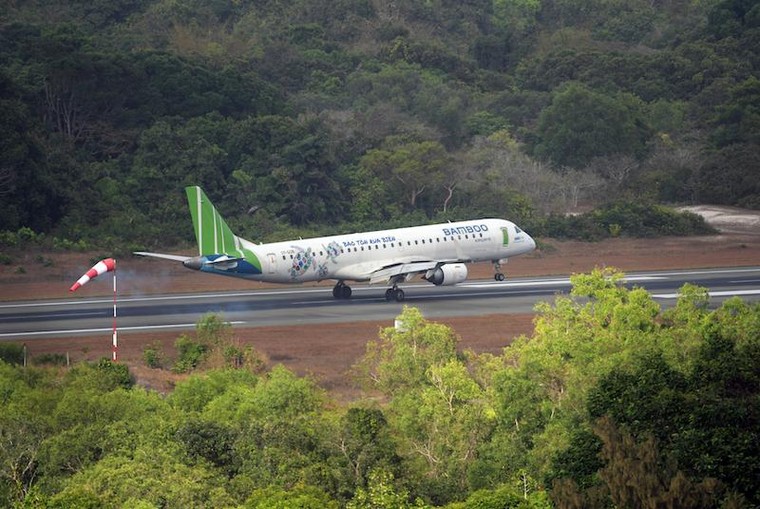 Du lịch Côn Đảo: Máy bay kín chỗ, khách sạn kín phòng ảnh 1