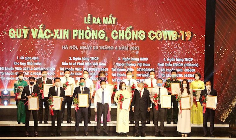 HDMon Holdings trao tặng 50 tỷ đồng tại sự kiện ra mắt Quỹ vắc-xin phòng, chống COVID-19 ảnh 1