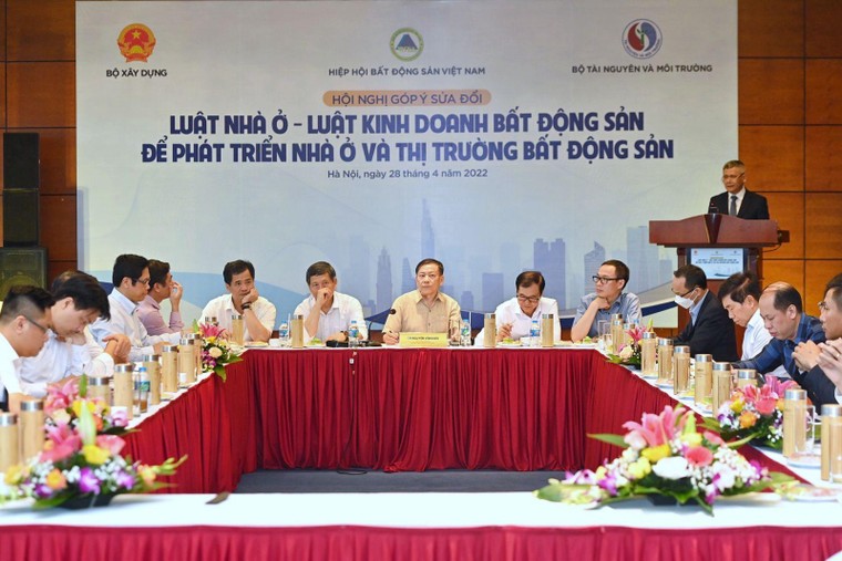 TS. Cấn Văn Lực: Không phải tất cả các ngân hàng đều đóng cửa cho vay bất động sản ảnh 1