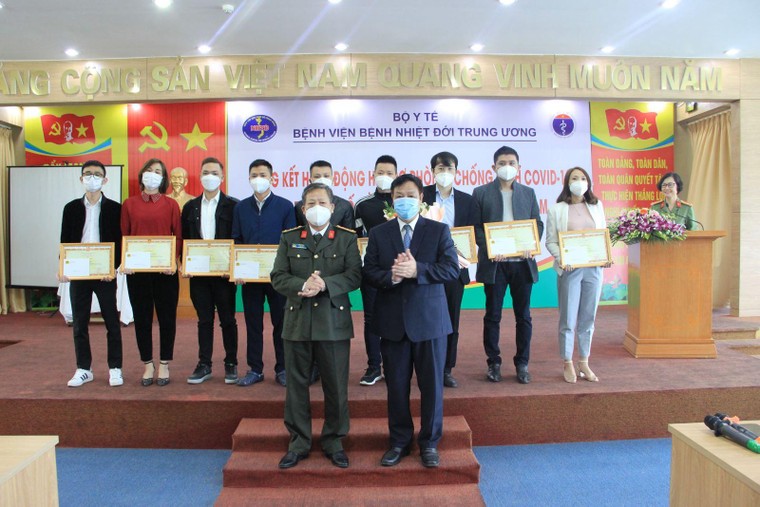 BV Nhiệt đới Trung ương bị ‘tố’ nhập nhằng trong sử dụng sinh phẩm điều trị covid 19 ảnh 2