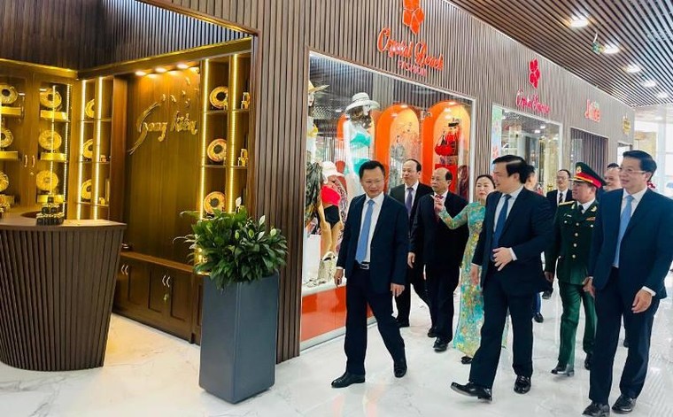 Khánh thành Cảng Quốc tế Ao Tiên và đường trục chính Khu đô thị Cái Rồng ảnh 2