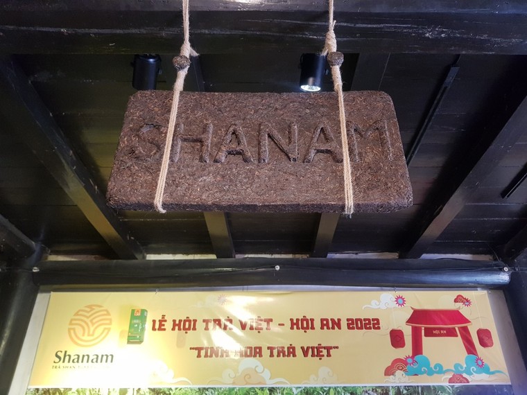 Độc đáo chùa cầu Hội An làm từ 20 kg trà shan tuyết cổ thụ ảnh 3