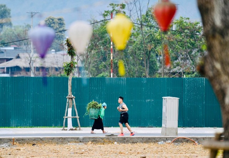 Ngỡ ngàng khu đô thị nằm giữa núi rừng nhưng “sang chảnh” như Châu Âu và luôn nhộn nhịp ngày đêm ảnh 7