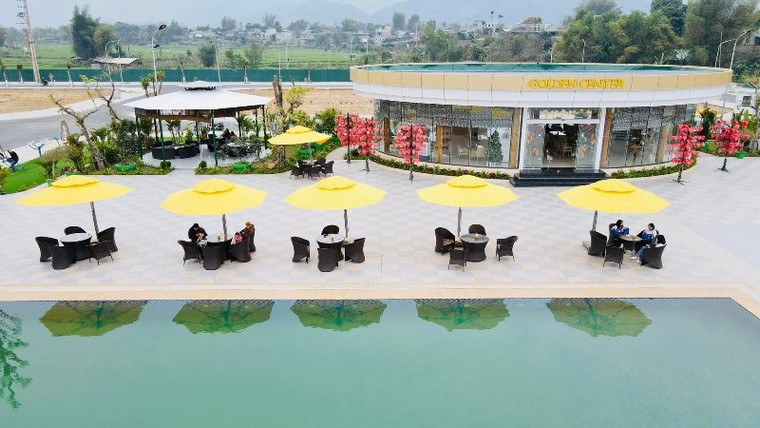 Ngỡ ngàng khu đô thị nằm giữa núi rừng nhưng “sang chảnh” như Châu Âu và luôn nhộn nhịp ngày đêm ảnh 4