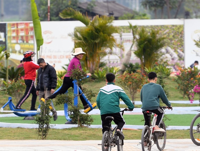 Ngỡ ngàng khu đô thị nằm giữa núi rừng nhưng “sang chảnh” như Châu Âu và luôn nhộn nhịp ngày đêm ảnh 6
