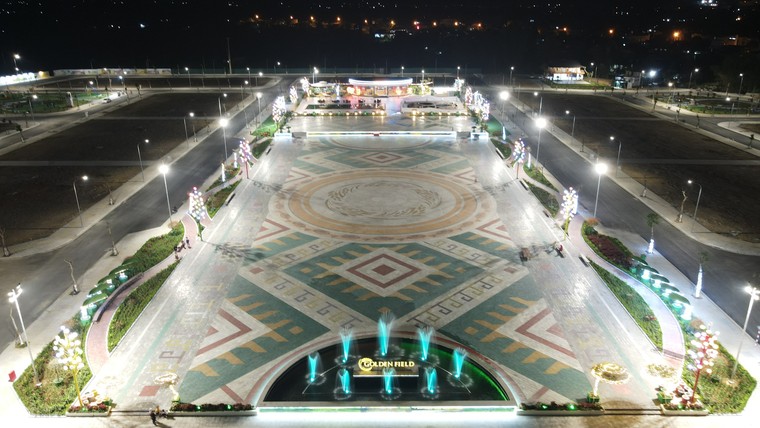 Ngỡ ngàng khu đô thị nằm giữa núi rừng nhưng “sang chảnh” như Châu Âu và luôn nhộn nhịp ngày đêm ảnh 3