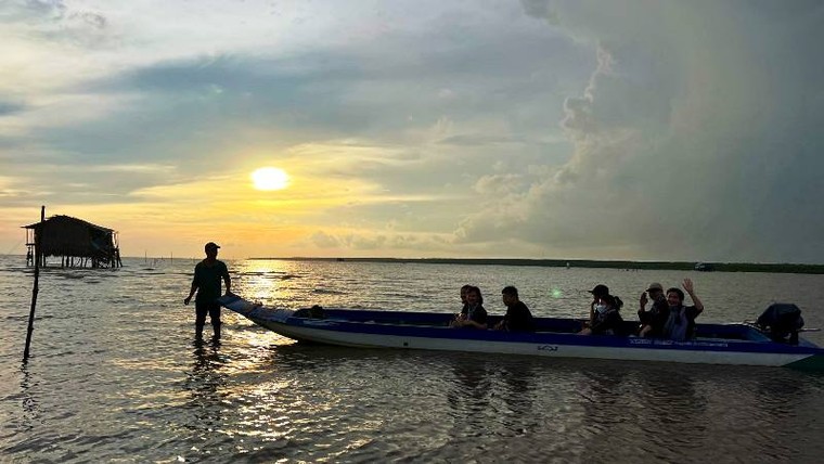 Du khách thích thú với những trải nghiệm sống như….người Cà Mau ảnh 6