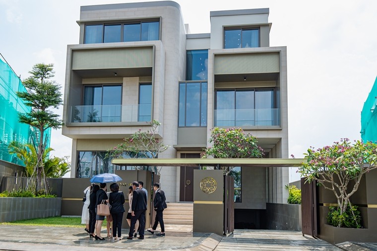 Xuất hiện dinh thự hàng hiệu chuẩn “gu” giới siêu giàu tại khu Đông TP.HCM ảnh 4