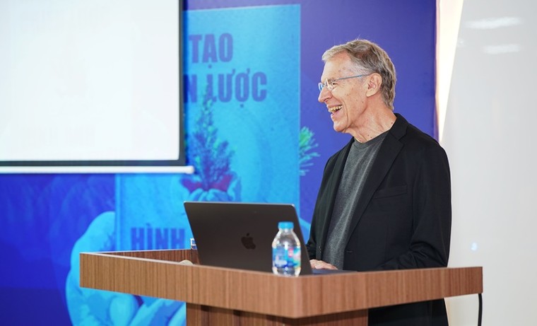 Sách mới của chuyên gia thương hiệu Richard Moore ra mắt tại Hà Nội ảnh 1