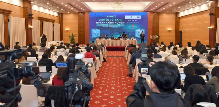 Ứng dụng nhiên liệu LNG - nền tảng cho lộ trình giảm phát thải nhà kính ảnh 1