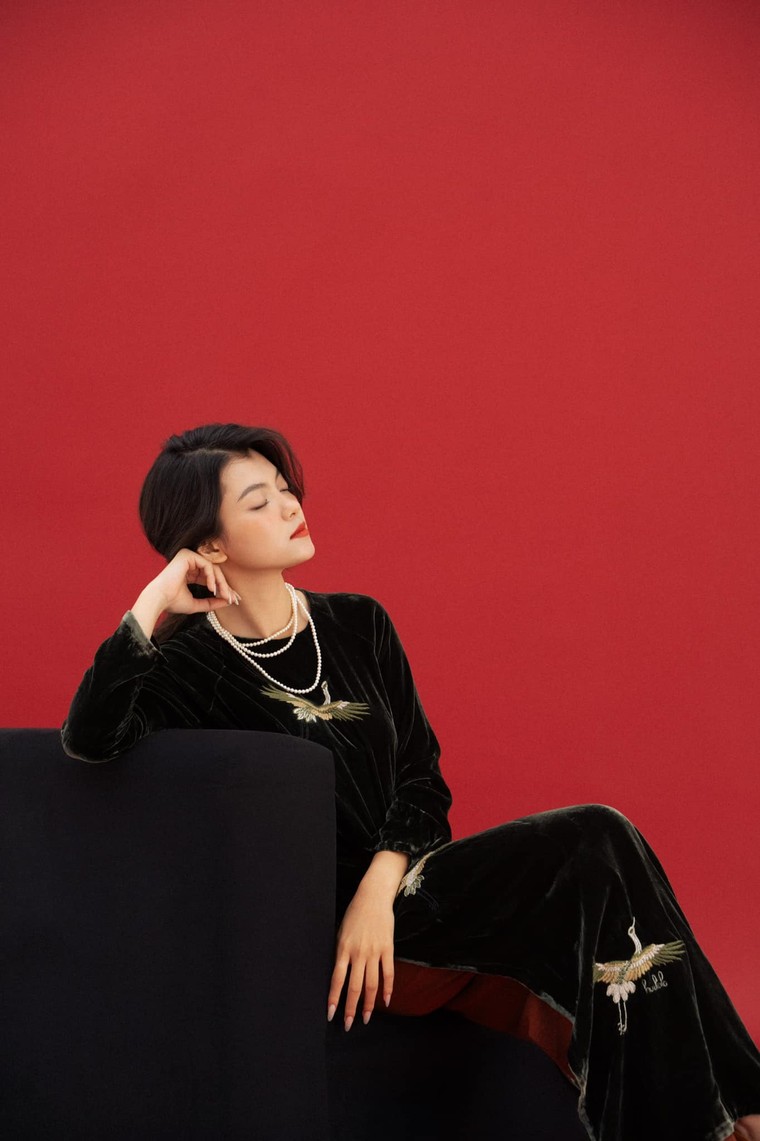 The Oriental Queen- Bộ sưu tập áo dài Tết khiến chị em “thần hồn điên đảo” ảnh 12