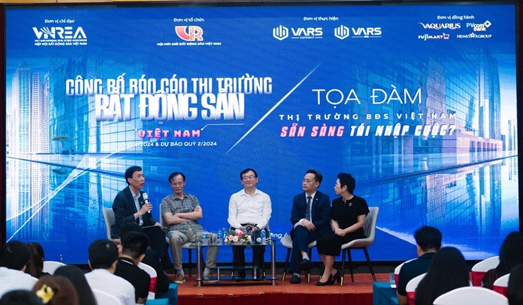 Lượng giao dịch đất nền tăng "đột biến", nhà đầu tư đi "săn" đất ngày một đông ảnh 1