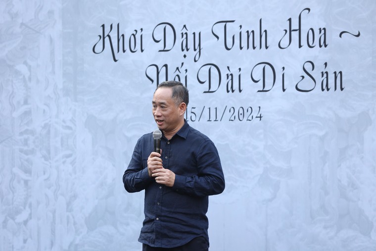 Ra mắt Bộ sưu tập lụa lấy cảm hứng từ 9 bảo vật quốc gia ảnh 3