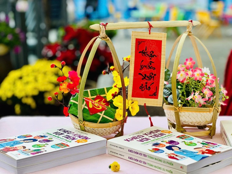 Tác giả truyện tranh tài chính “Khéo khôn với tiền- Tránh những ưu phiền" giao lưu với độc giả nhí đầu xuân ảnh 8