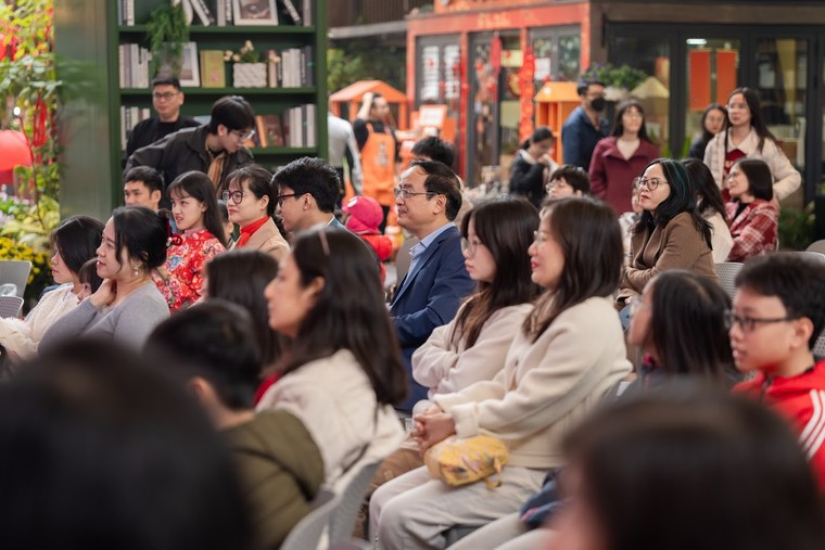 Tác giả truyện tranh tài chính “Khéo khôn với tiền- Tránh những ưu phiền" giao lưu với độc giả nhí đầu xuân ảnh 2