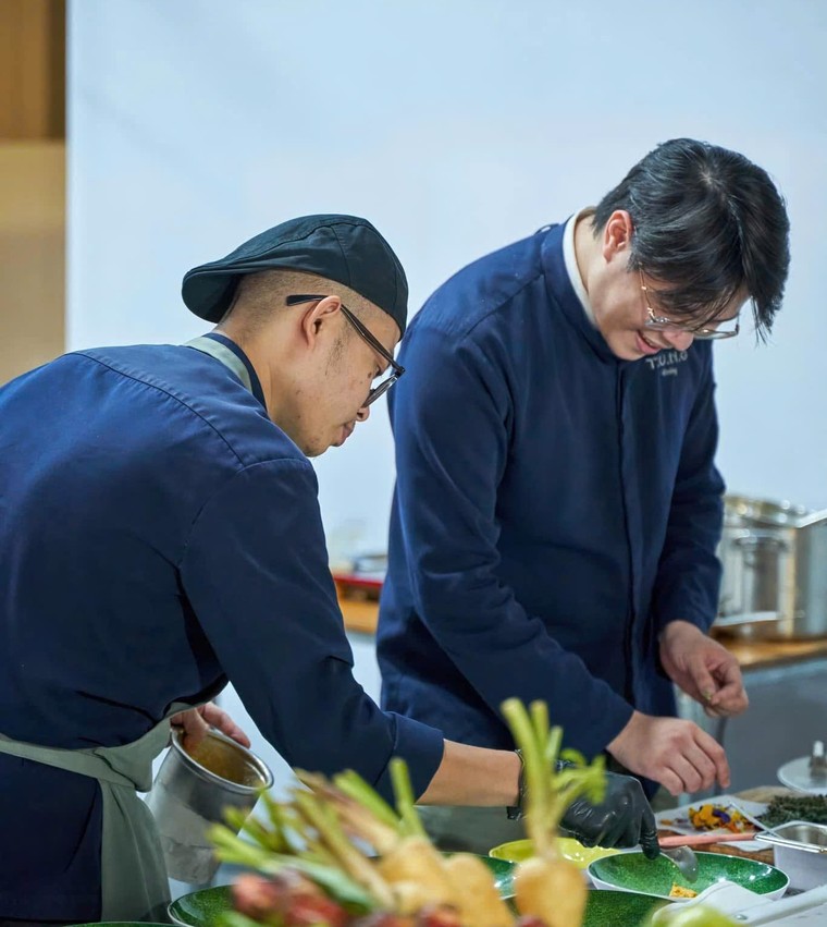 Bếp trưởng T.U.N.G dining trình diễn ẩm thực tinh hoa bên…hè phố ảnh 2