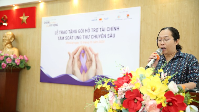 NAPAS, Mastercard và Payoo trao tặng suất hỗ trợ tài chính cho 200 phụ nữ có nguy cơ cao mắc bệnh ung thư ảnh 2