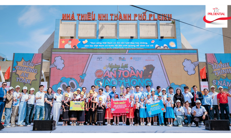 5 năm triển khai Dự án “Đến trường an toàn”: Tỷ lệ đội mũ bảo hiểm trung bình của học sinh đã đạt 78% ảnh 3