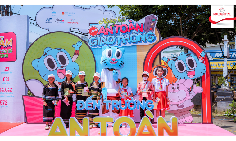 5 năm triển khai Dự án “Đến trường an toàn”: Tỷ lệ đội mũ bảo hiểm trung bình của học sinh đã đạt 78% ảnh 2