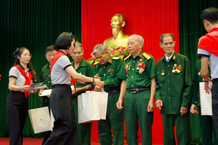 G.Empire Group tri ân cựu chiến binh tham gia chiến đấu tại chiến trường Quảng Trị ảnh 1