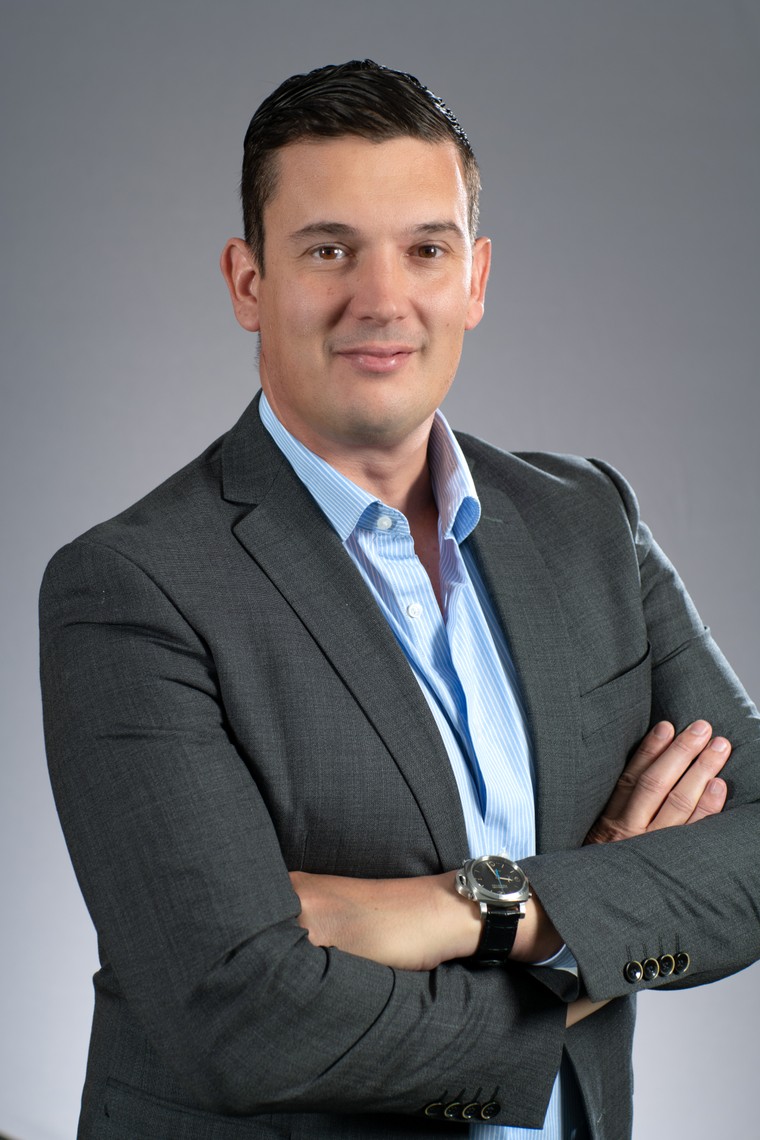 Gia đình Việt Nam lo ngại về khả năng tiếp nối di sản của thế hệ sau ảnh 1