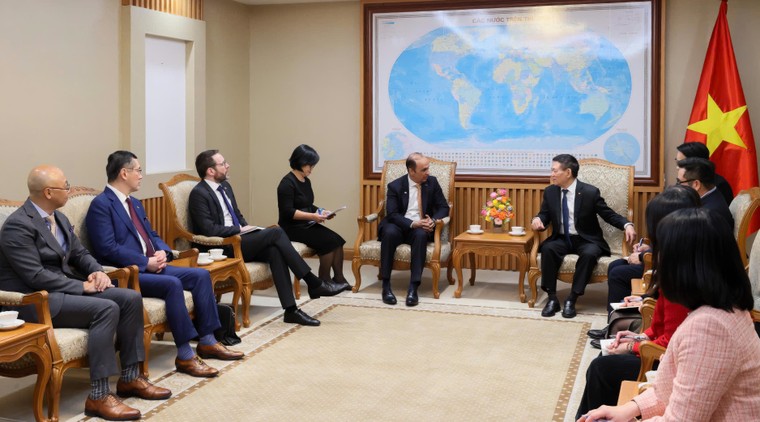 Tổng Giám Đốc Tập đoàn Prudential tái khẳng định cam kết đầu tư dài hạn, đồng hành cùng tăng trưởng bền vững của kinh tế Việt Nam ảnh 2