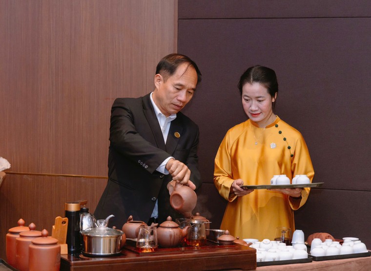 Xuất hiện phẩm trà Shan tuyết Việt Nam, ngon không kém Đại Hồng Bào 37 tỷ đồng một kg ảnh 5