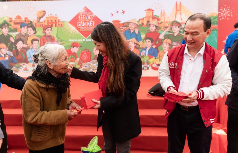 SABECO lan tỏa trọn vẹn “Vị Tết” đến 17 tỉnh thành qua chuỗi hoạt động cộng đồng “Chung vị tết Việt, gắn kết muôn miền” ảnh 5