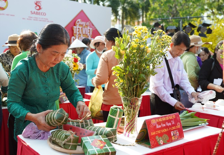SABECO lan tỏa trọn vẹn “Vị Tết” đến 17 tỉnh thành qua chuỗi hoạt động cộng đồng “Chung vị tết Việt, gắn kết muôn miền” ảnh 1