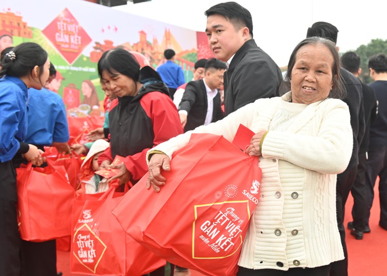 SABECO lan tỏa trọn vẹn “Vị Tết” đến 17 tỉnh thành qua chuỗi hoạt động cộng đồng “Chung vị tết Việt, gắn kết muôn miền” ảnh 2